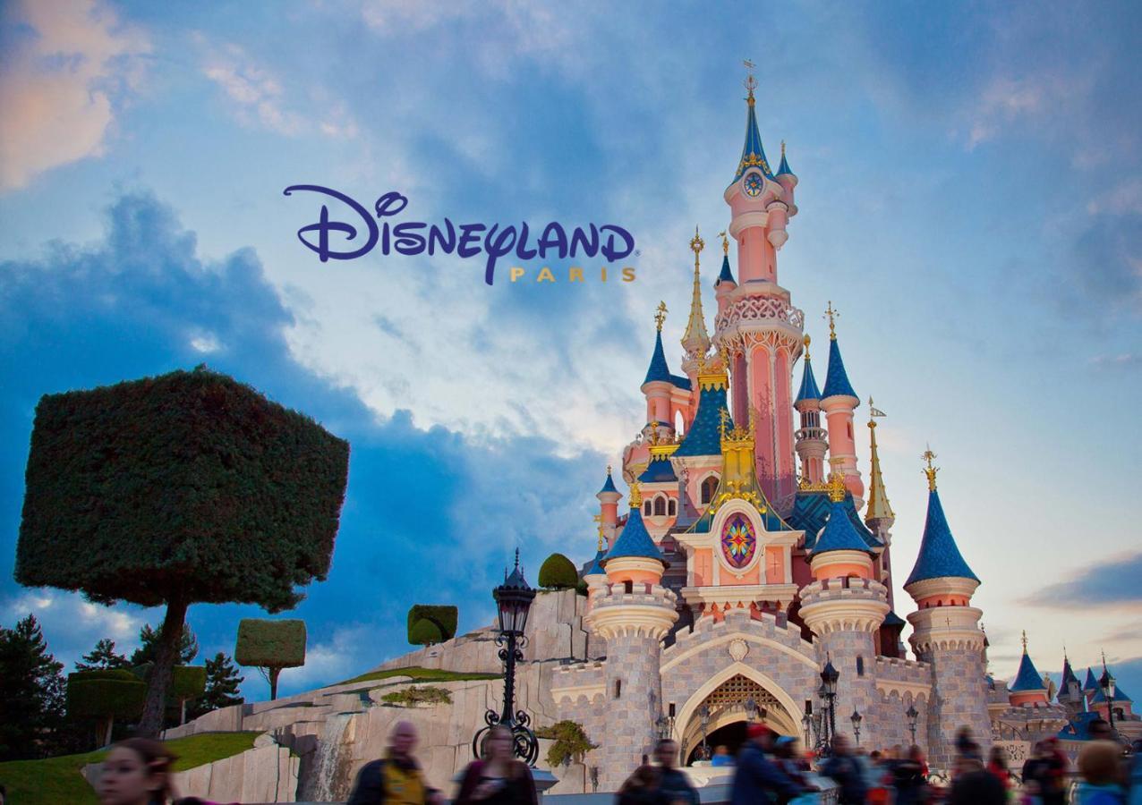 Disneyland Paris 1 Mile *